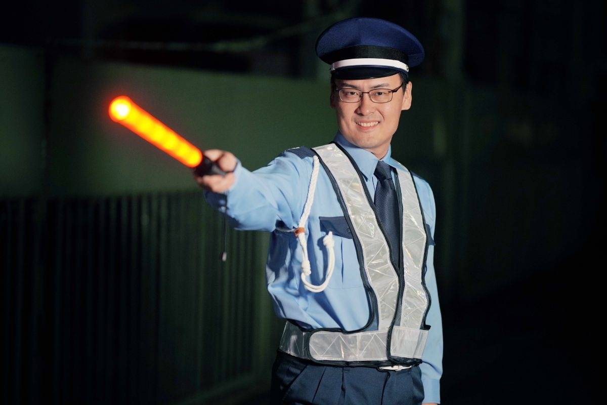 夜勤警備の求人！副業や主婦も活躍できる夜間バイトガイド